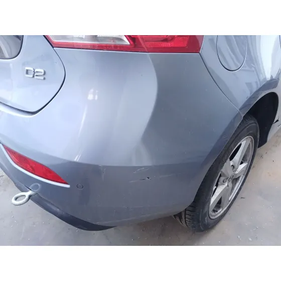 Paragolpes Trasero para Volvo V40 Hatchback (525)