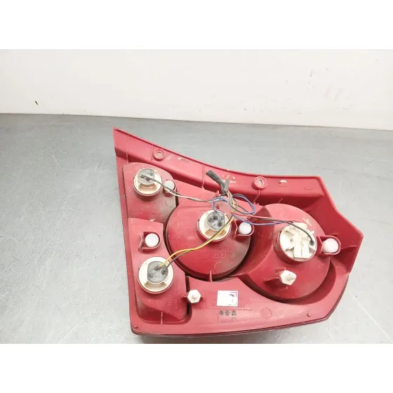 Piloto Trasero Izquierdo para Chevrolet Aveo / Kalos Hatchback (T200)