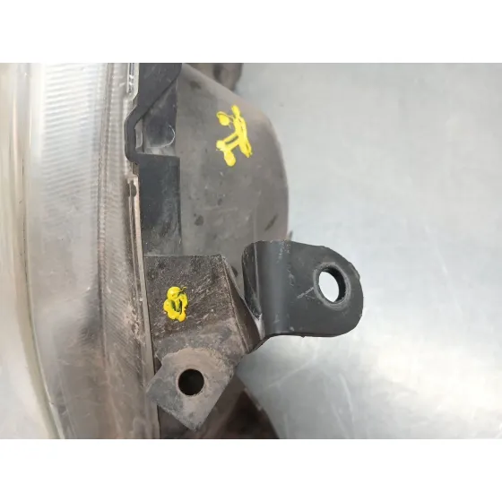 Faro Derecho para Toyota Corolla Verso (Zer_, Zze12_, R1_)