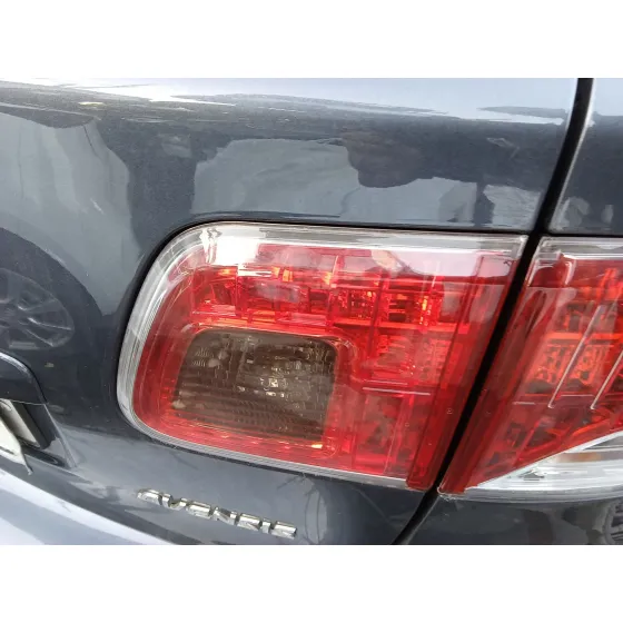 Piloto Trasero Derecho Interior para Toyota Avensis Station Wagon (_T27_)