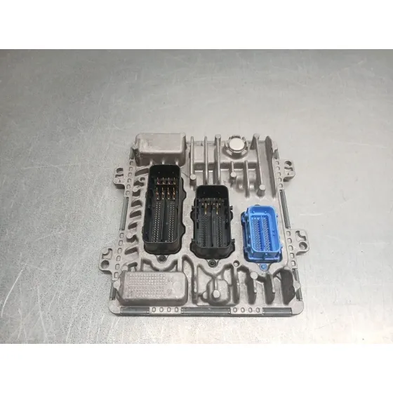 Centralita Motor Uce para Opel Astra J (P10)