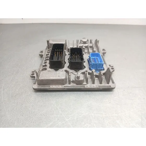 Centralita Motor Uce para Opel Astra J (P10)
