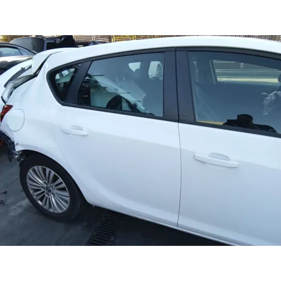 Puerta Trasera Derecha para Opel Astra J (P10)