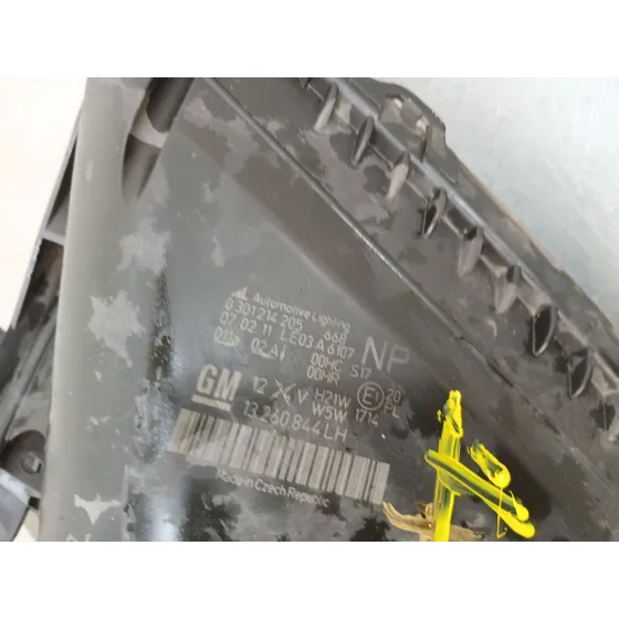 Faro Izquierdo para Opel Zafira / Zafira Family B (A05)
