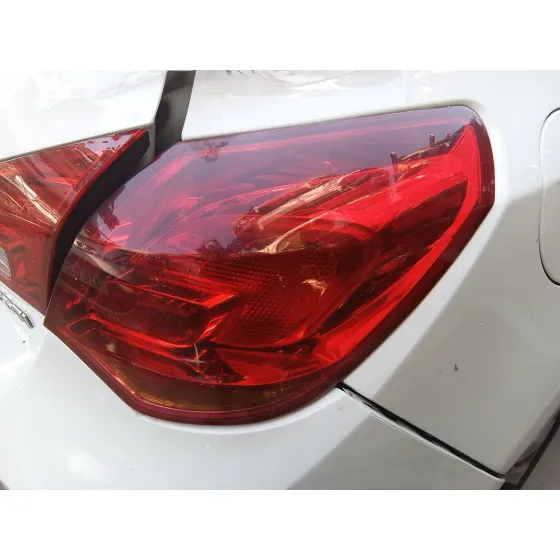 Piloto Trasero Derecho para Opel Astra J (P10)