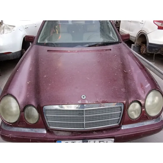 Capot para Mercedes-Benz Clase E (W210)