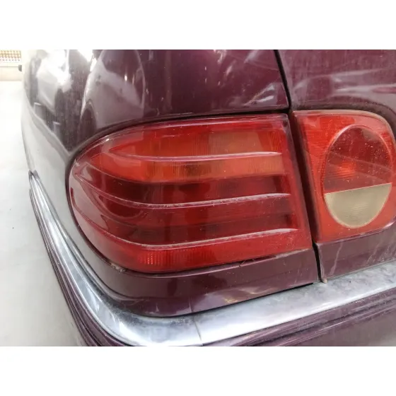 Piloto Trasero Izquierdo para Mercedes-Benz Clase E (W210)