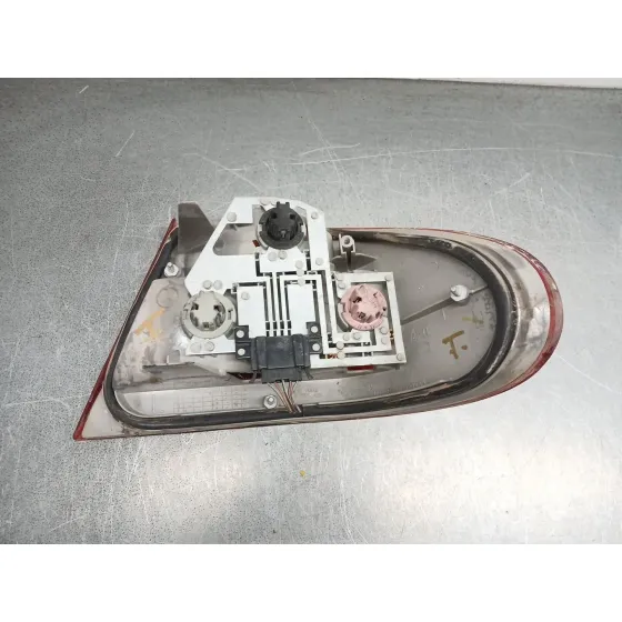 Piloto Trasero Izquierdo para Mercedes-Benz Clase E (W210)