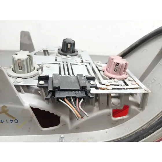 Piloto Trasero Izquierdo para Mercedes-Benz Clase E (W210)