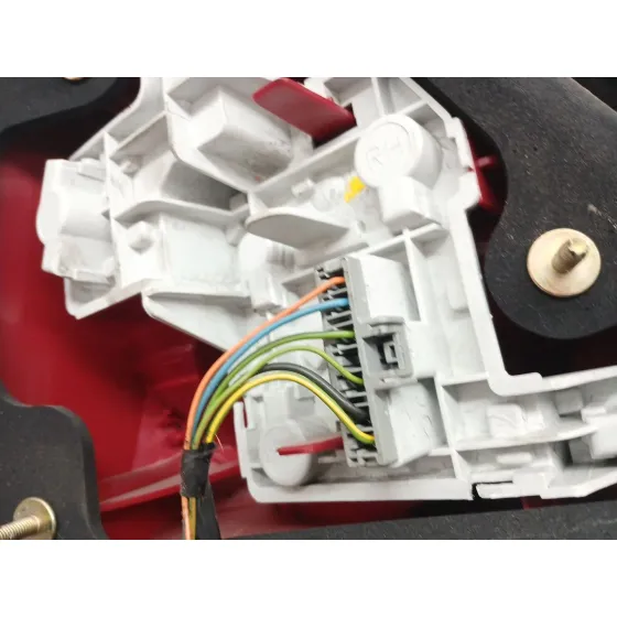 Piloto Trasero Derecho para Ford Mondeo Iii Sedan (B4Y)