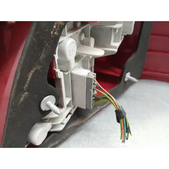 Piloto Trasero Izquierdo para Ford Mondeo Iii Sedan (B4Y)