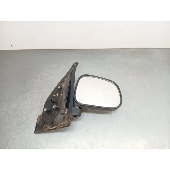 Retrovisor Derecho para Nissan Serena (C23)