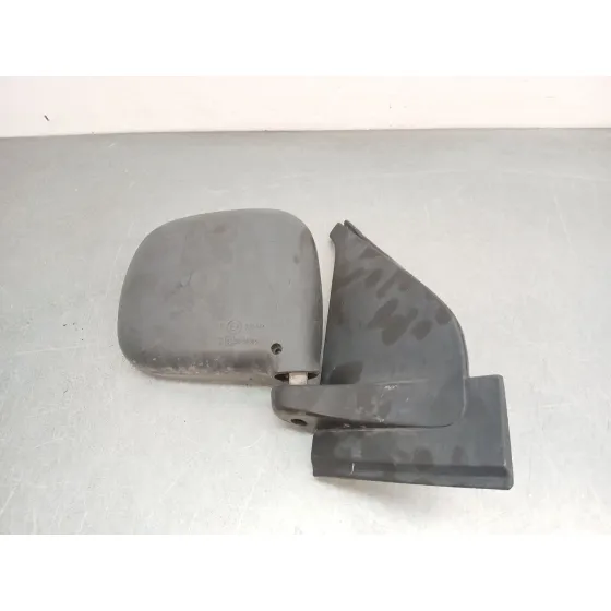 Retrovisor Derecho para Nissan Serena (C23)