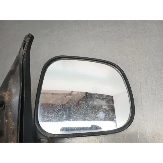 Retrovisor Derecho para Nissan Serena (C23)