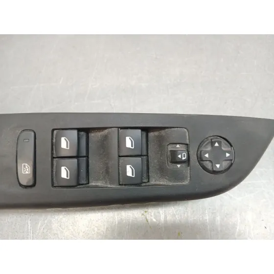 Mando Elevalunas Delantero Izquierdo para Opel Corsa F (P2Jo)