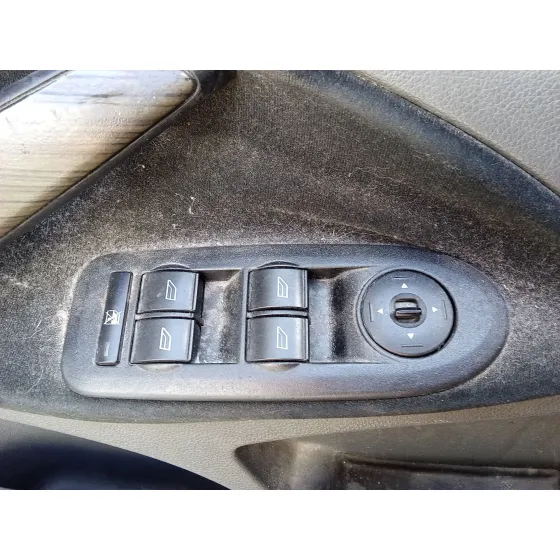 Mando Elevalunas Delantero Izquierdo para Ford Focus C-Max (Dm2)
