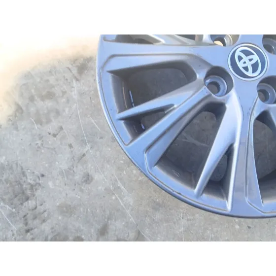 Llanta para Toyota Yaris (_P13_)