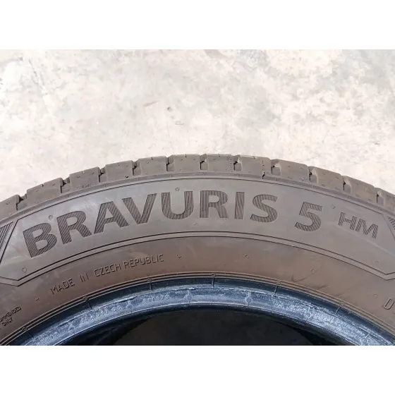 Neumatico para Toyota Yaris (_P13_)