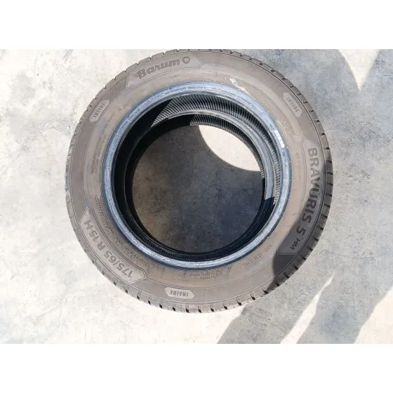 Neumatico para Toyota Yaris (_P13_)