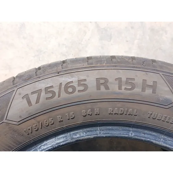 Neumatico para Toyota Yaris (_P13_)
