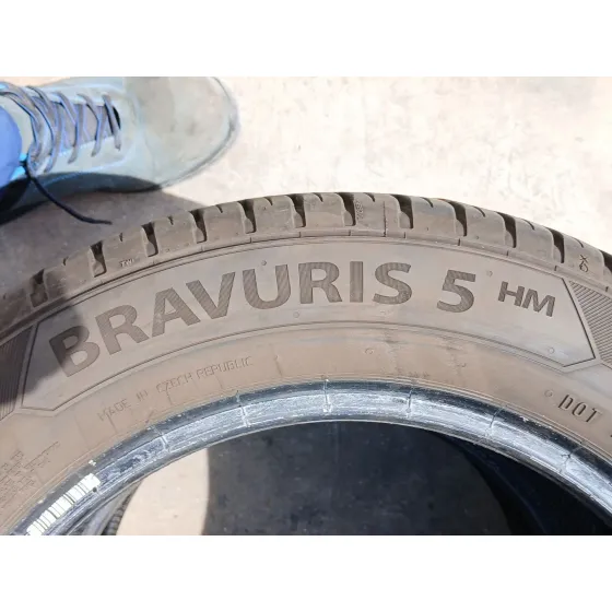 Neumatico para Toyota Yaris (_P13_)