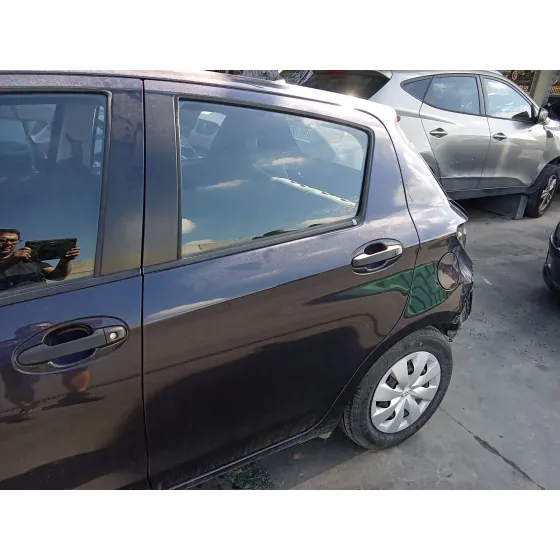 Puerta Trasera Izquierda para Toyota Yaris (_P13_)