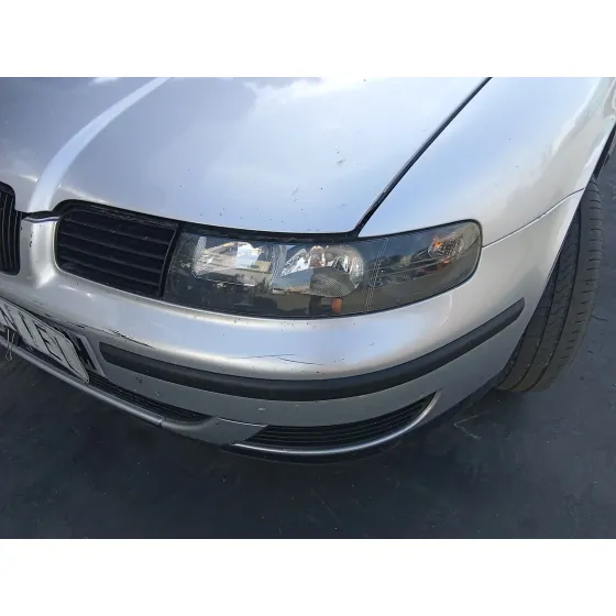 Faro Izquierdo para Seat Leon (1M1)