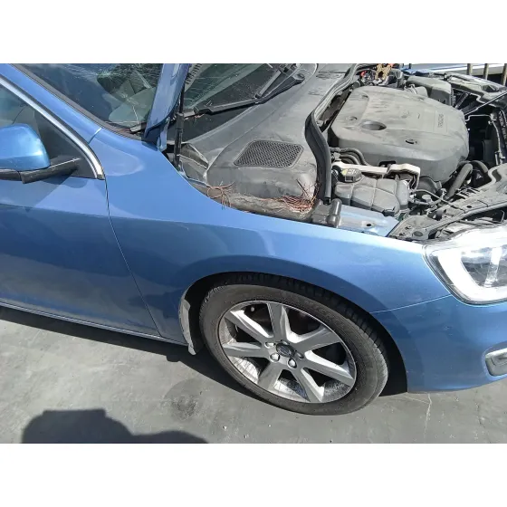 Aleta Delantera Derecha para Volvo V60 I (155)
