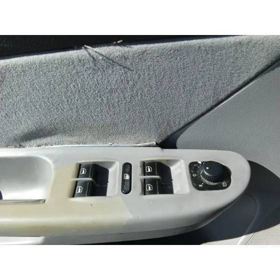 Mando Elevalunas Delantero Izquierdo para Volkswagen Passat B6 (3C2)