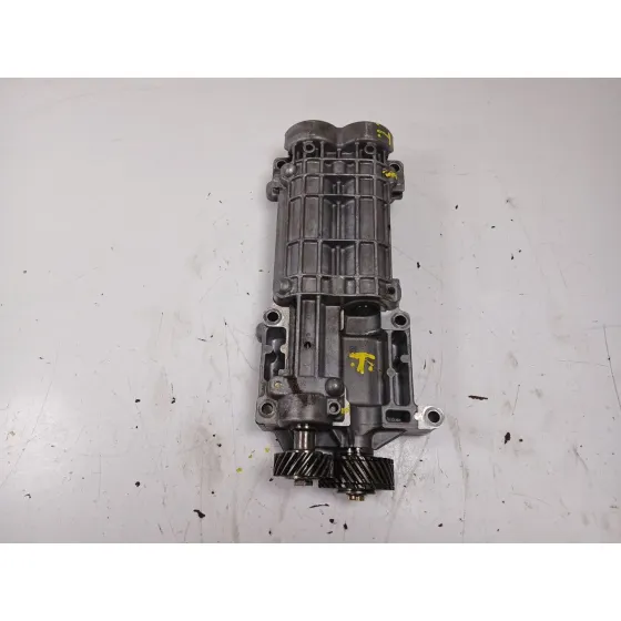 Bomba Aceite para Nissan Cabstar (F24M, F24W)