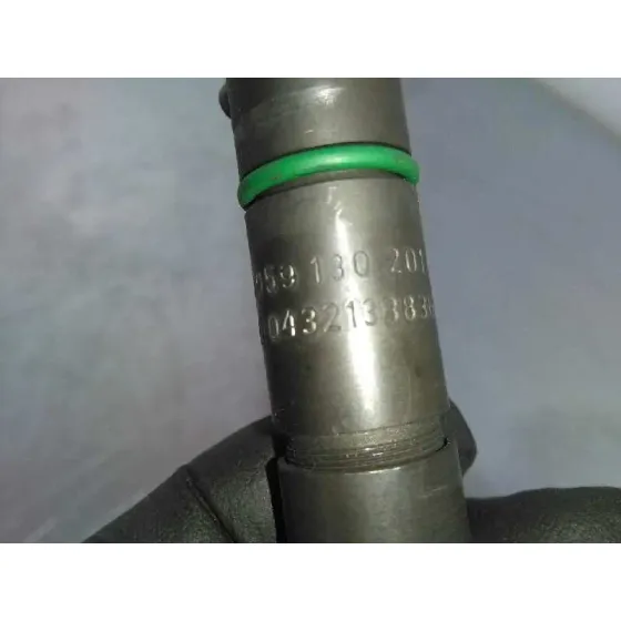 Inyector para Volkswagen Passat Berlina (3B2)