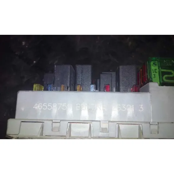 Caja Reles / Fusibles para Alfa Romeo 147 (190)