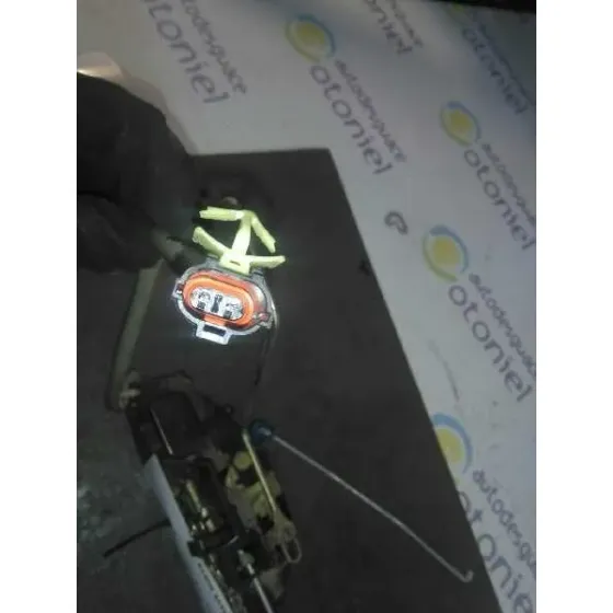 Cerradura Puerta Delantera Derecha para Kia Sephia Ll