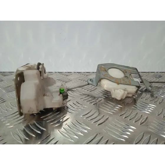 Cerradura Puerta Trasera Derecha para Mitsubishi L 200 (K6/7)