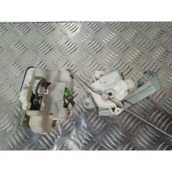 Cerradura Puerta Trasera Derecha para Mitsubishi L 200 (K6/7)