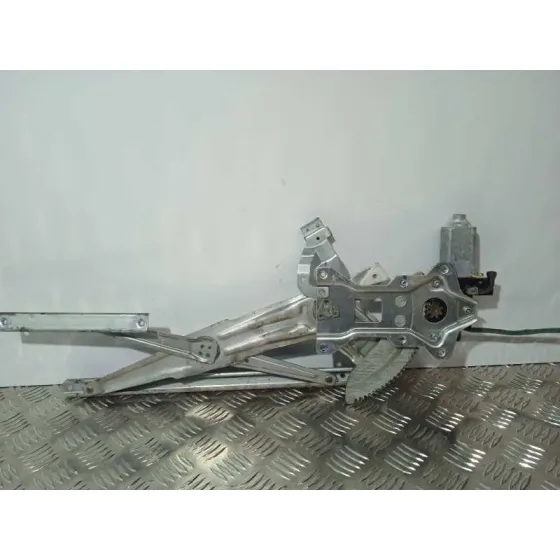 Elevalunas Delantero Derecho para Mitsubishi L 200 (K6/7)