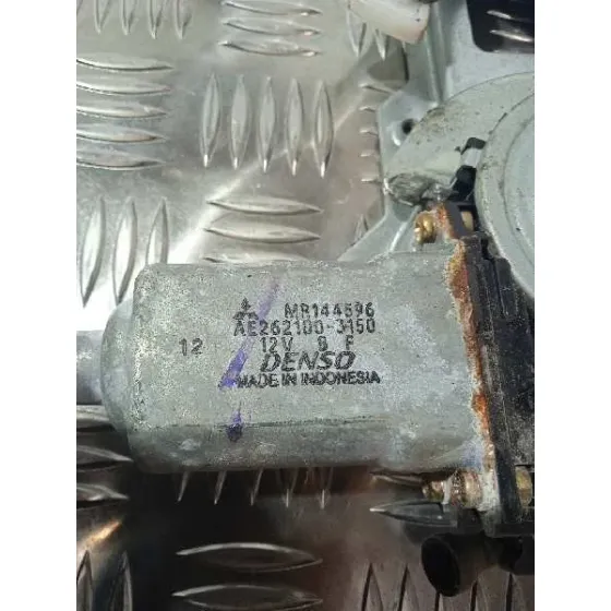 Elevalunas Delantero Derecho para Mitsubishi L 200 (K6/7)