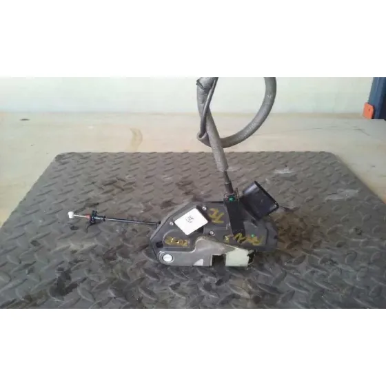 Cerradura Puerta Trasera Izquierda para Ford Focus Lim. (Cb8)