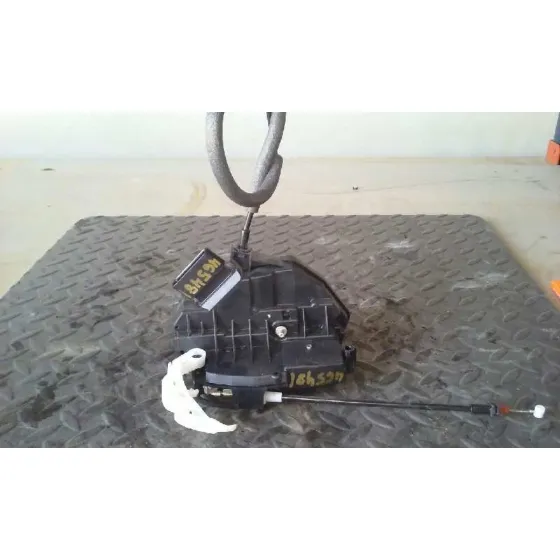 Cerradura Puerta Trasera Izquierda para Ford Focus Lim. (Cb8)