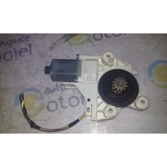 Motor Elevalunas Delantero Derecho para Ford Focus Berlina (Cap)