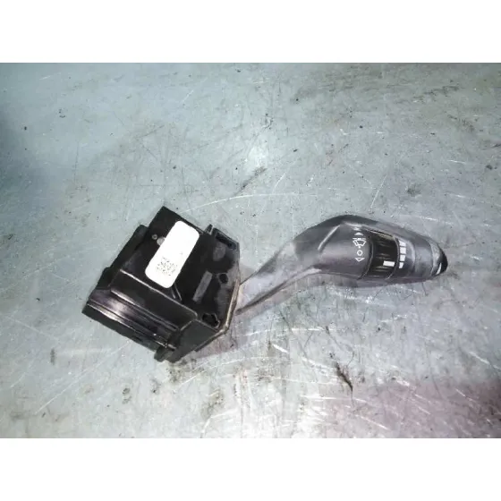 Mando Limpia para Ford Focus Lim. (Cb8)