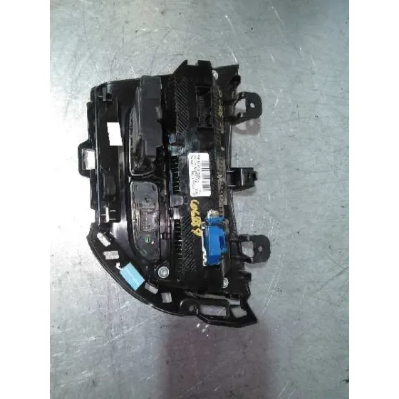 Mando Climatizador para Ford Focus Lim. (Cb8)