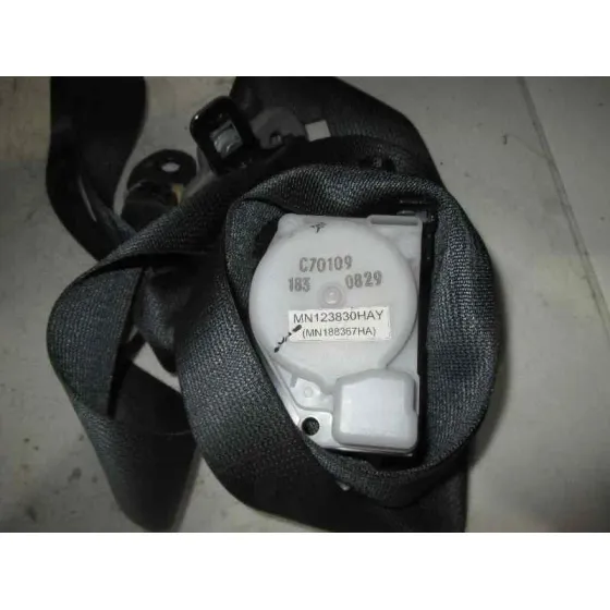 Cinturon Seguridad Trasero Izquierdo para Mitsubishi L 200 (Ka0/Kb0)