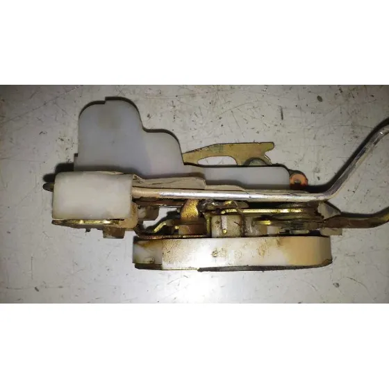 Cerradura Puerta Delantera Izquierda para Mitsubishi L 200 (K6/7)