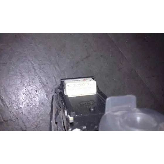 Mando Elevalunas Delantero Izquierdo para Toyota Corolla (E12)