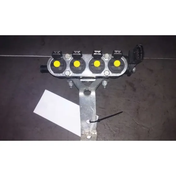 Inyector para Skoda Fabia Combi (5J5)