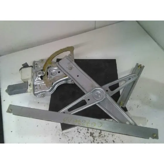 Elevalunas Delantero Derecho para Toyota Avensis Berlina (T25)