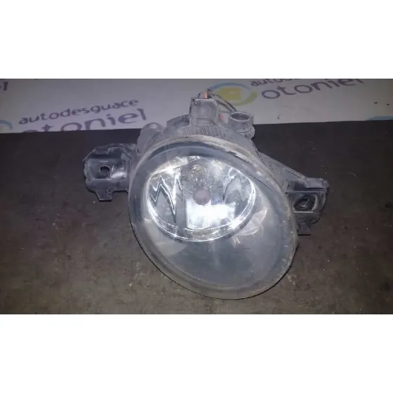 Faro Antiniebla Derecho para Nissan Primera Berlina (P12)