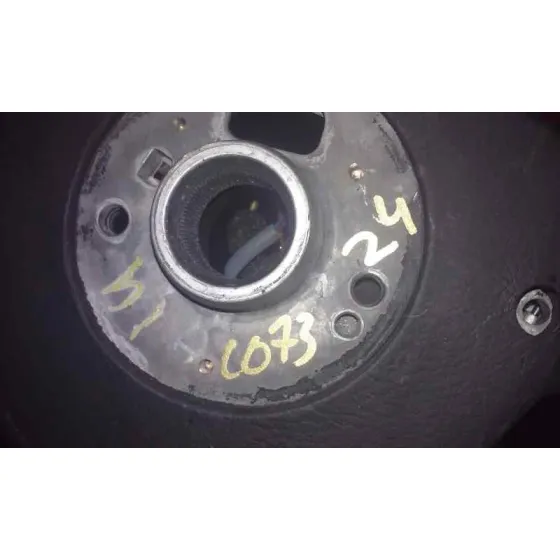 Volante para Volkswagen Passat Berlina (3B3)