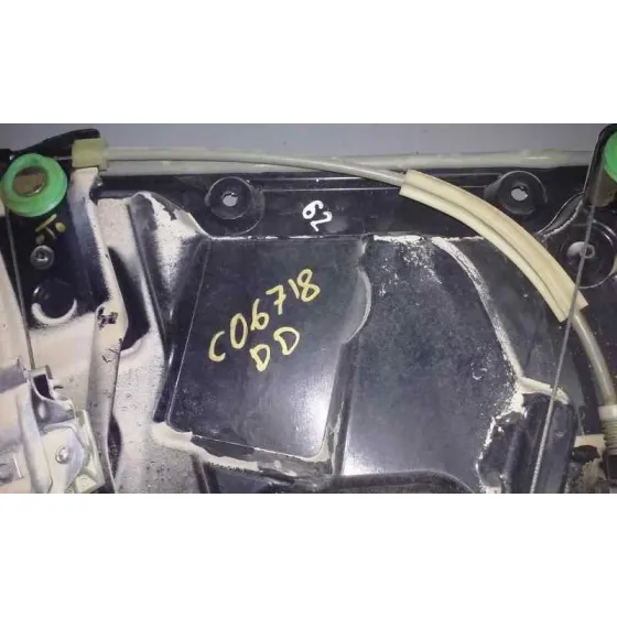 Elevalunas Delantero Derecho para Mercedes-Benz Clase A (W176)